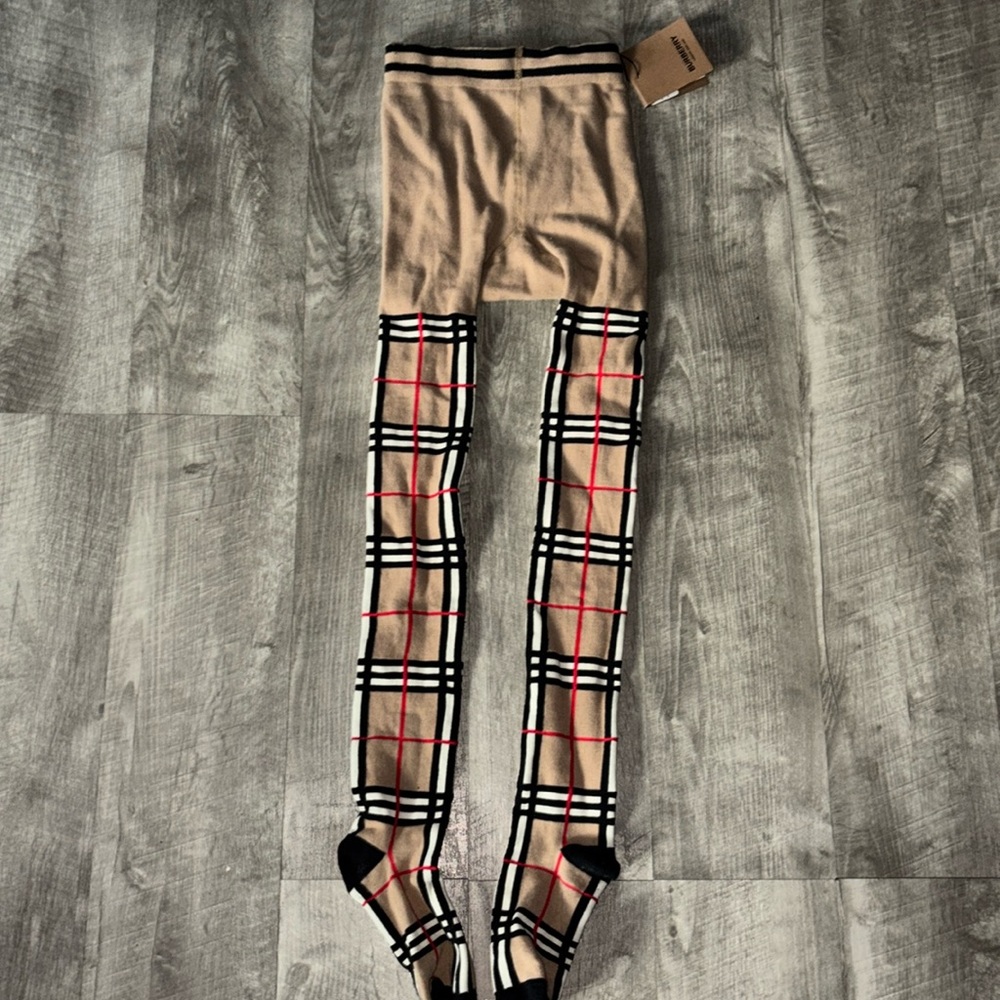 Girls Burberry tights 9-10yrs ￼